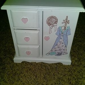 Jewelry box